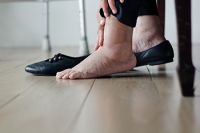 Finding the Right Shoes for Swollen Feet